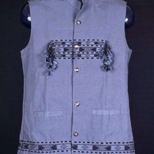 Sleeveless gray tunic with black woven patterns